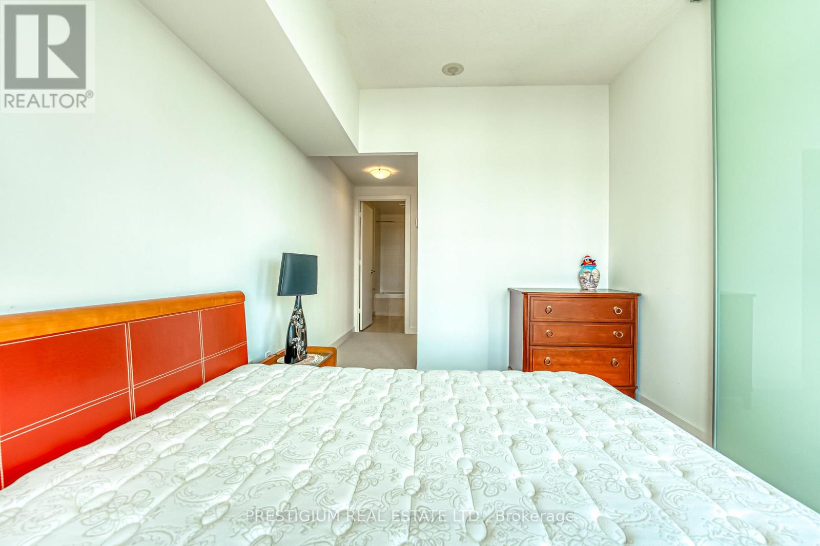 3704 - 33 Charles Street E, Toronto, Ontario  M4Y 0A2 - Photo 17 - C12937768