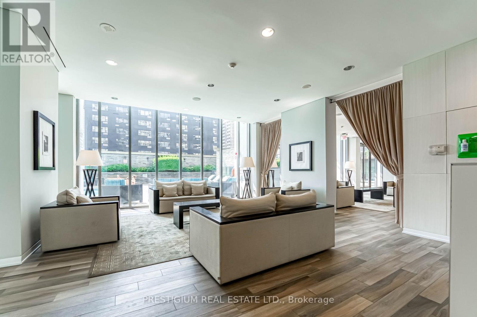 3704 - 33 Charles Street E, Toronto, Ontario  M4Y 0A2 - Photo 26 - C12937768