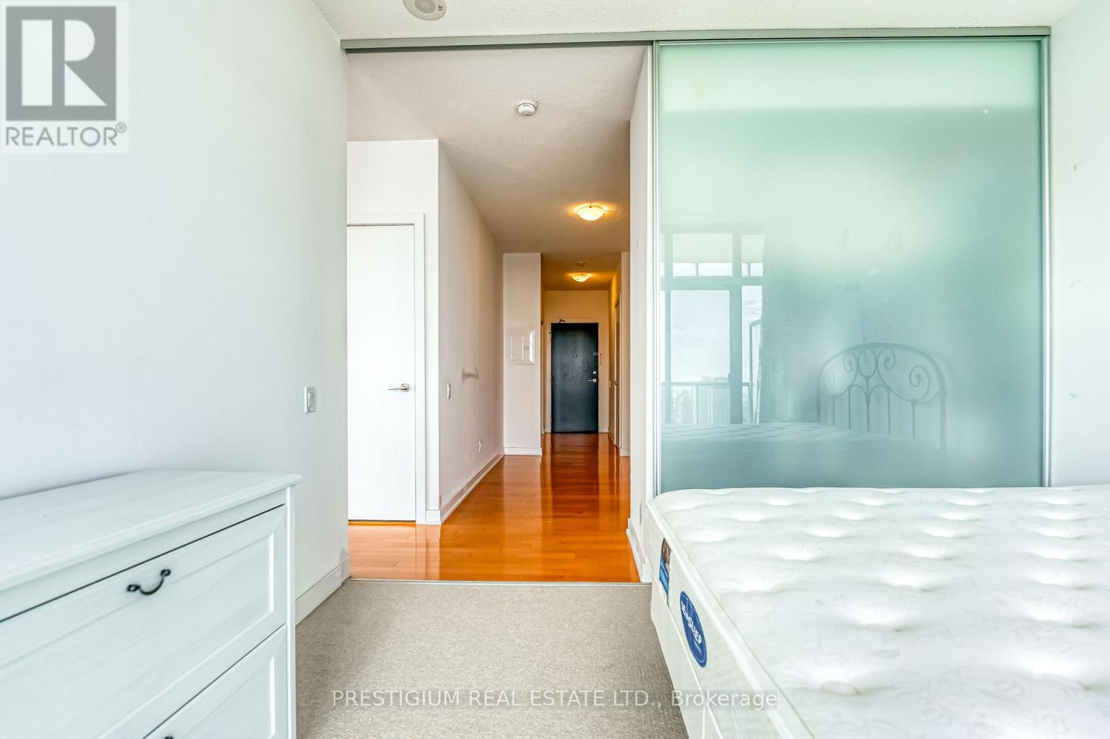 3704 - 33 Charles Street E, Toronto, Ontario  M4Y 0A2 - Photo 8 - C12937768