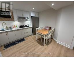 6 RIDWARE CRESCENT, Toronto, Ontario