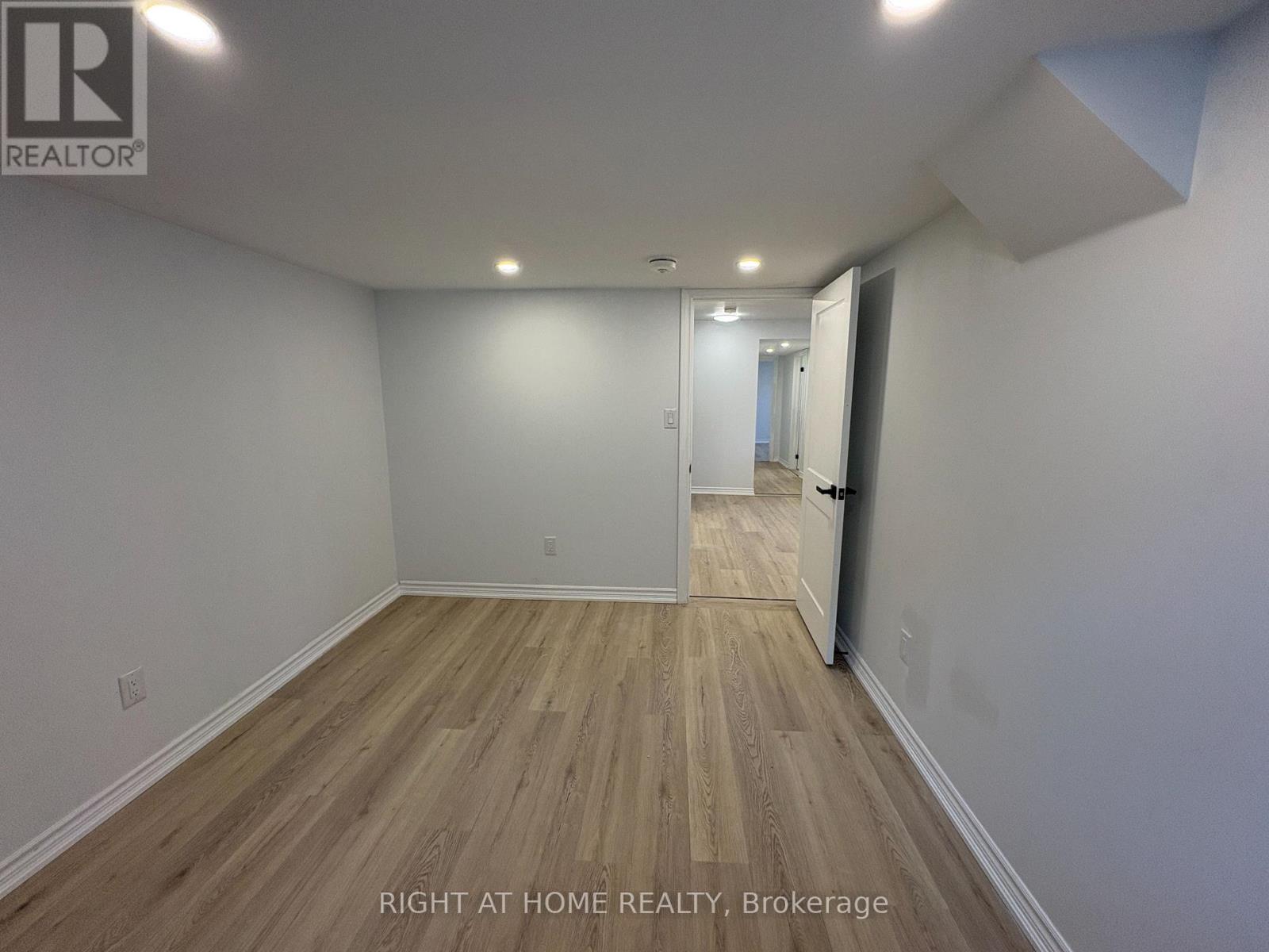 1501 Tamarck Point, Milton, Ontario  L9E 1P5 - Photo 13 - W12937740