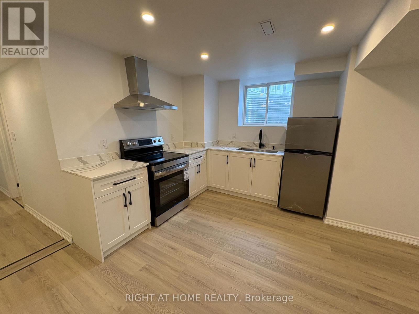 1501 Tamarck Point, Milton, Ontario  L9E 1P5 - Photo 17 - W12937740