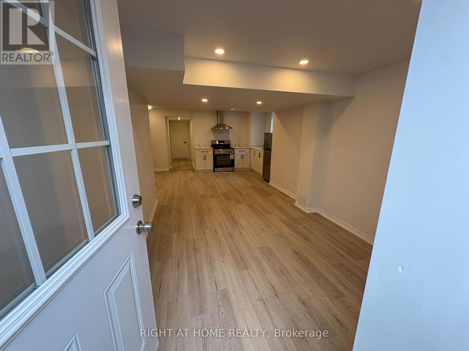 1501 Tamarck Point, Milton, Ontario  L9E 1P5 - Photo 2 - W12937740