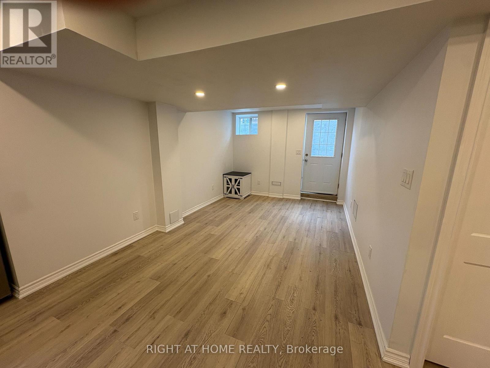 1501 Tamarck Point, Milton, Ontario  L9E 1P5 - Photo 3 - W12937740