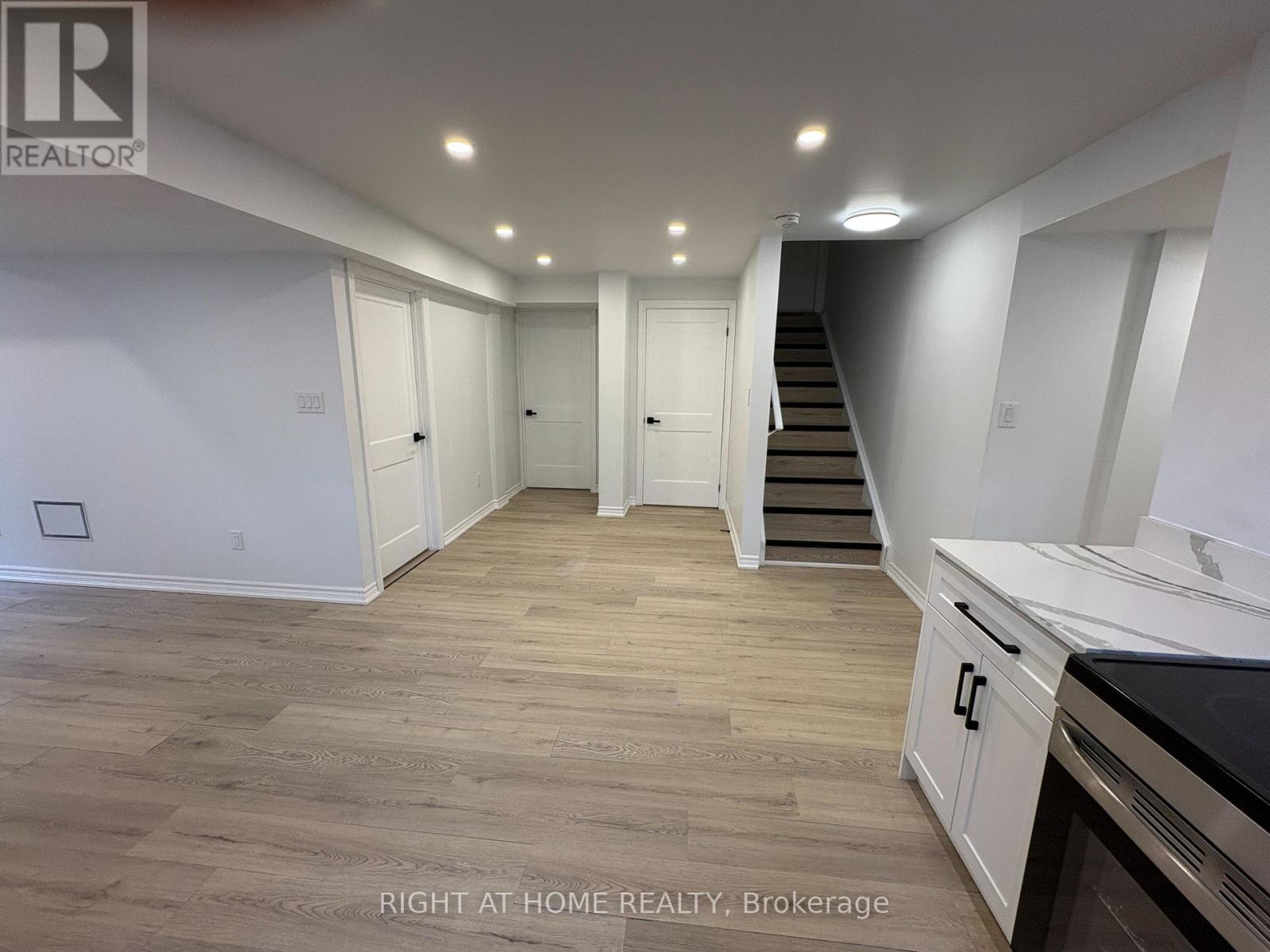 1501 Tamarck Point, Milton, Ontario  L9E 1P5 - Photo 5 - W12937740