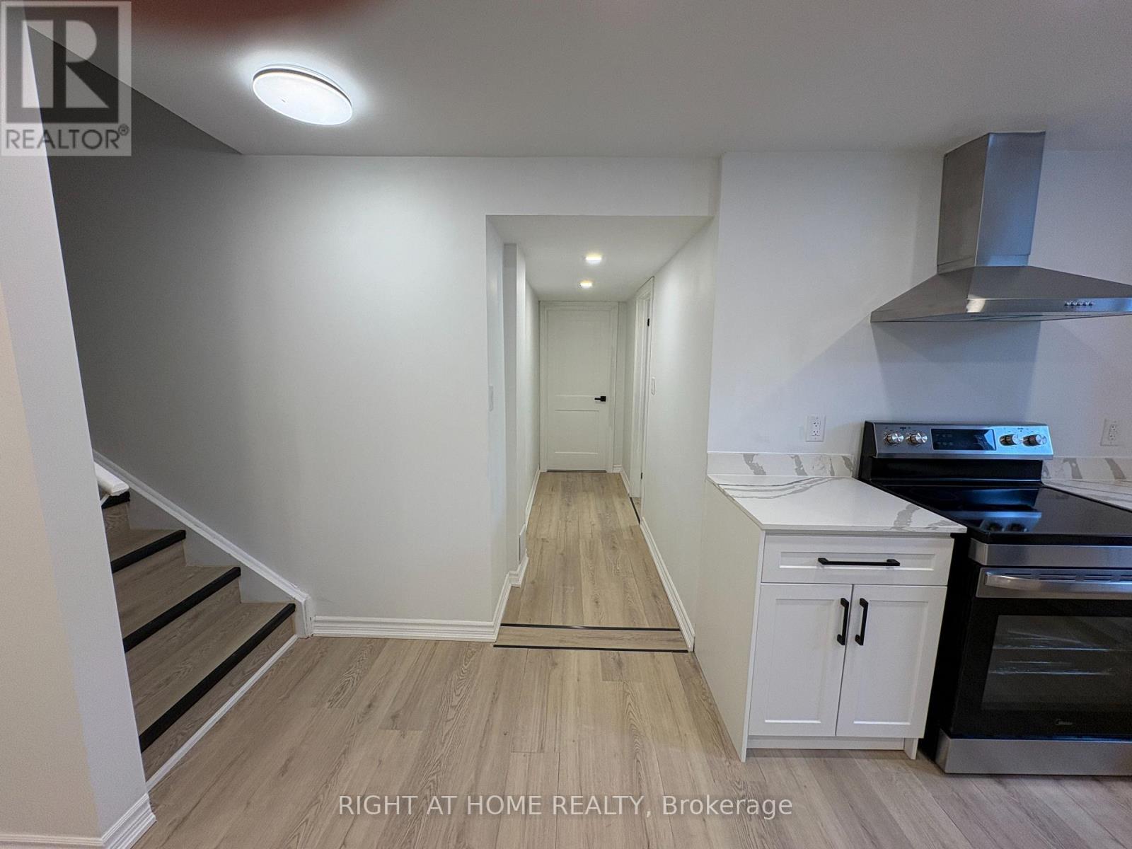 1501 Tamarck Point, Milton, Ontario  L9E 1P5 - Photo 6 - W12937740