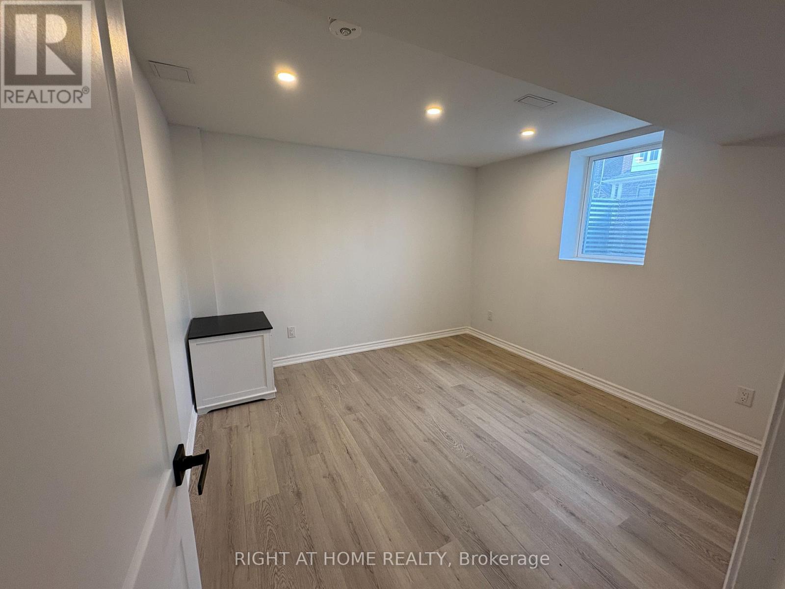 1501 Tamarck Point, Milton, Ontario  L9E 1P5 - Photo 9 - W12937740