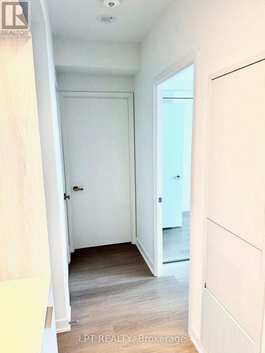 1201 - 448 Burnhamthorpe Road W, Mississauga, Ontario  L5B 0R4 - Photo 10 - W12937744