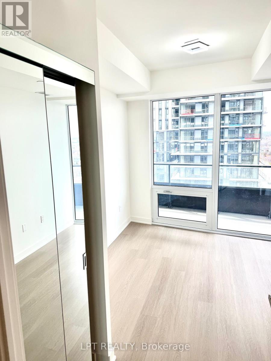 1201 - 448 Burnhamthorpe Road W, Mississauga, Ontario  L5B 0R4 - Photo 11 - W12937744