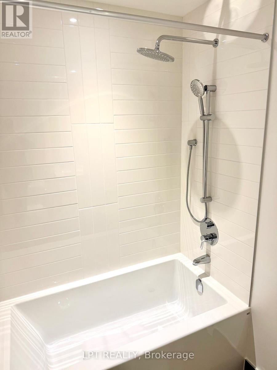 1201 - 448 Burnhamthorpe Road W, Mississauga, Ontario  L5B 0R4 - Photo 16 - W12937744