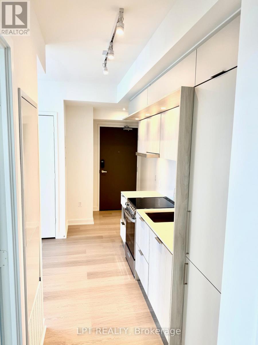 1201 - 448 Burnhamthorpe Road W, Mississauga, Ontario  L5B 0R4 - Photo 6 - W12937744