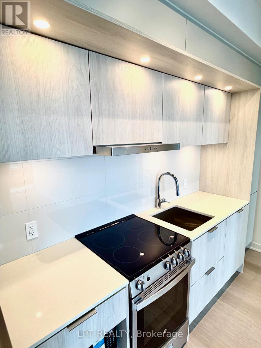 1201 - 448 Burnhamthorpe Road W, Mississauga, Ontario  L5B 0R4 - Photo 7 - W12937744