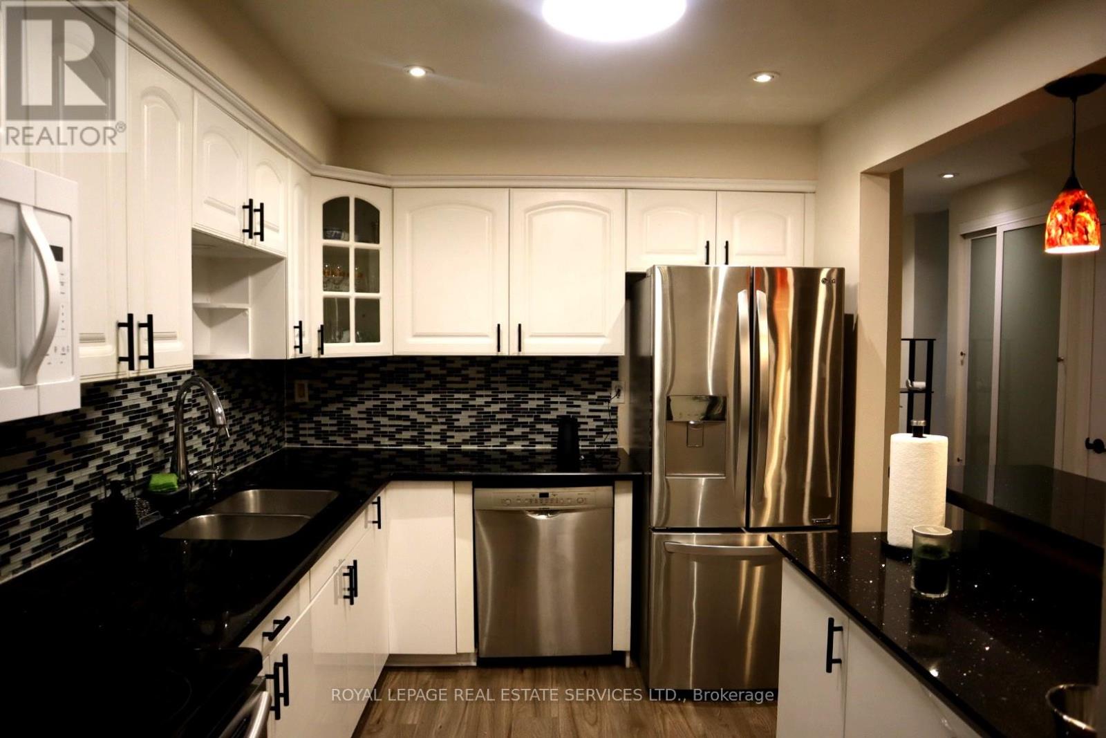 43 - 6449 Glen Erin Drive, Mississauga, Ontario  L5N 2T2 - Photo 3 - W12937780