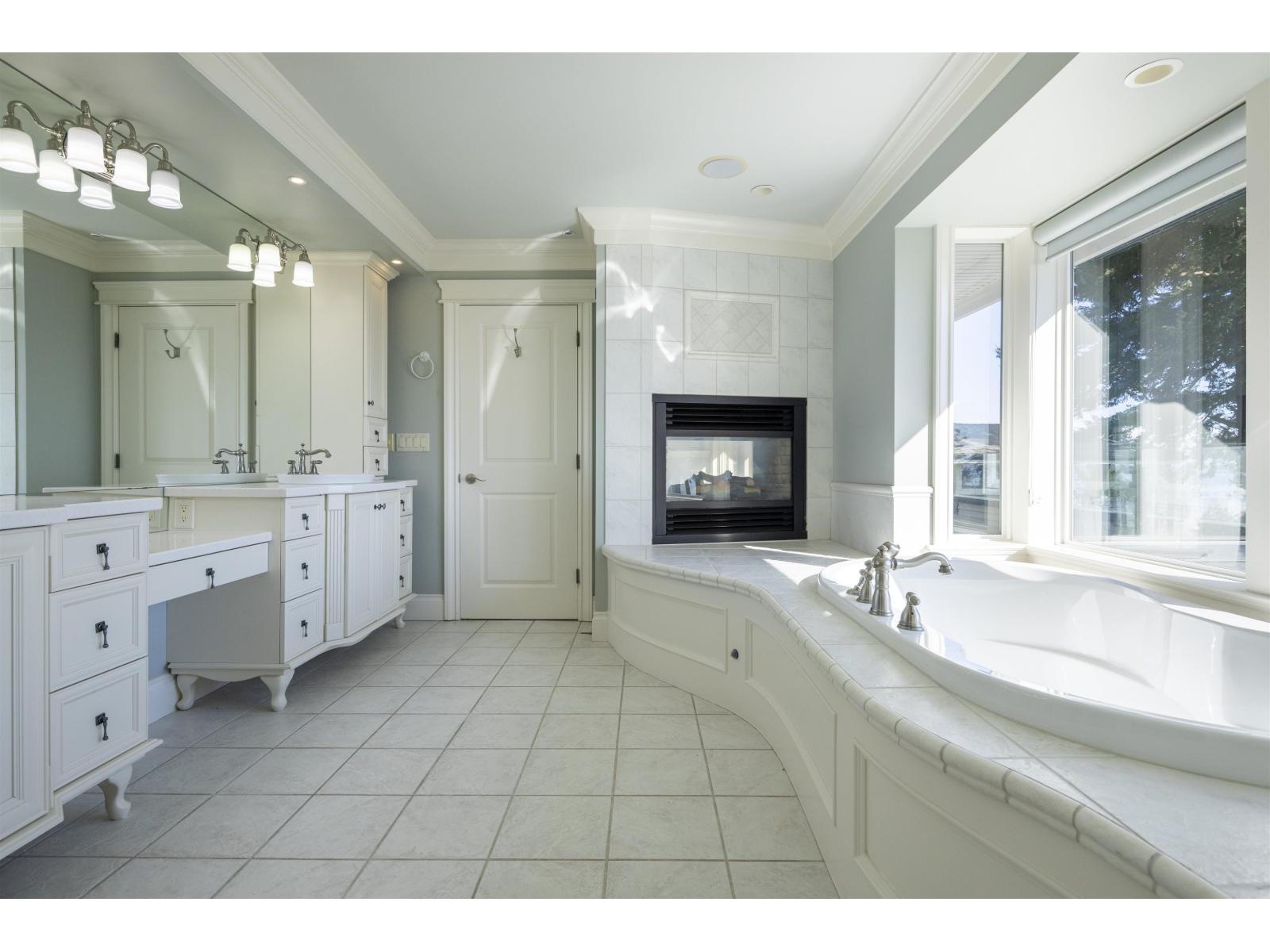 13922 Terry Road, White Rock, British Columbia  V4B 1A2 - Photo 19 - R3105145