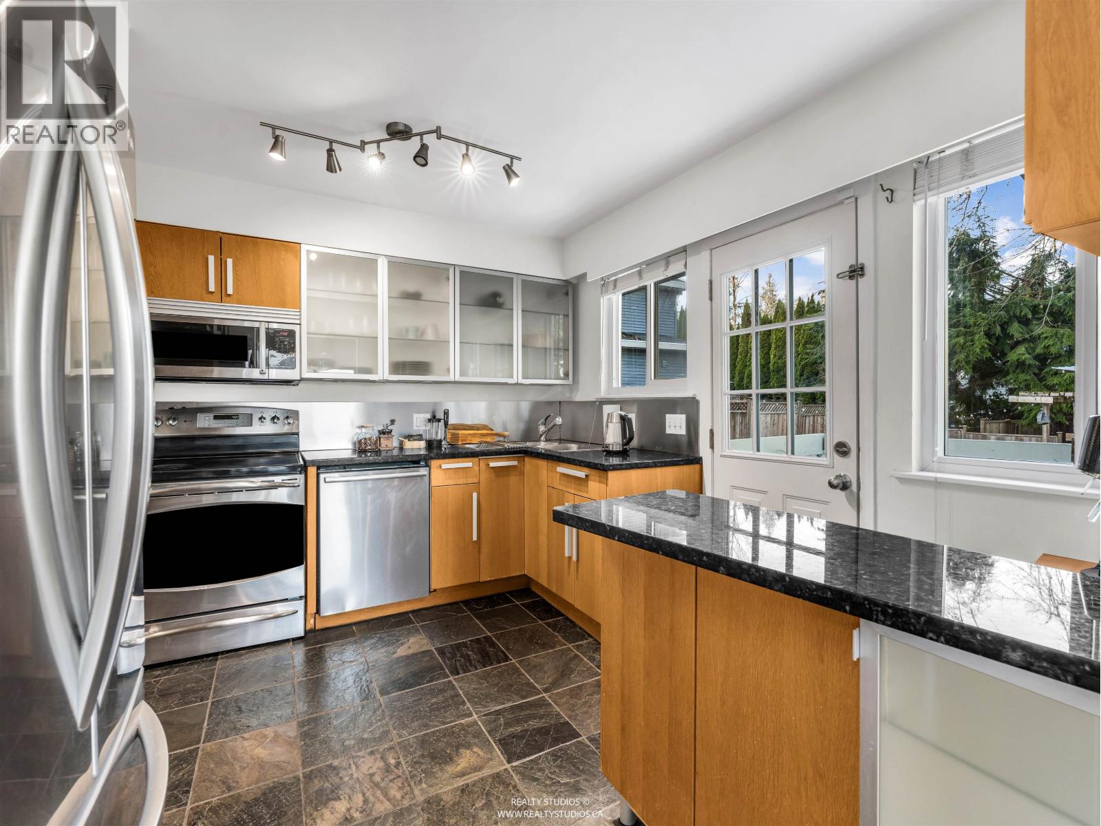 4158 Mt Seymour Parkway, North Vancouver, British Columbia  V7G 1C5 - Photo 10 - R3105125