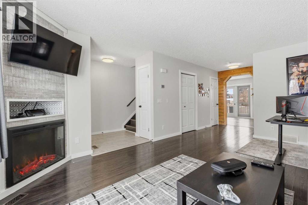 11 Merrifield Place, Whitecourt, Alberta  T7S 1T3 - Photo 6 - A2297082