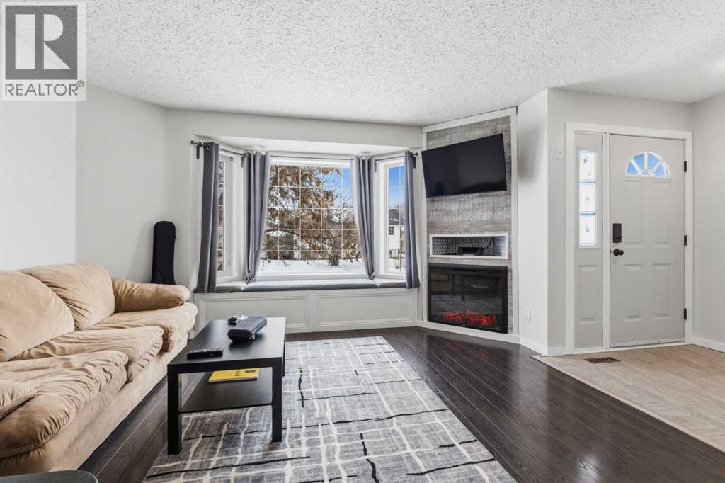 11 Merrifield Place, Whitecourt, Alberta  T7S 1T3 - Photo 3 - A2297082