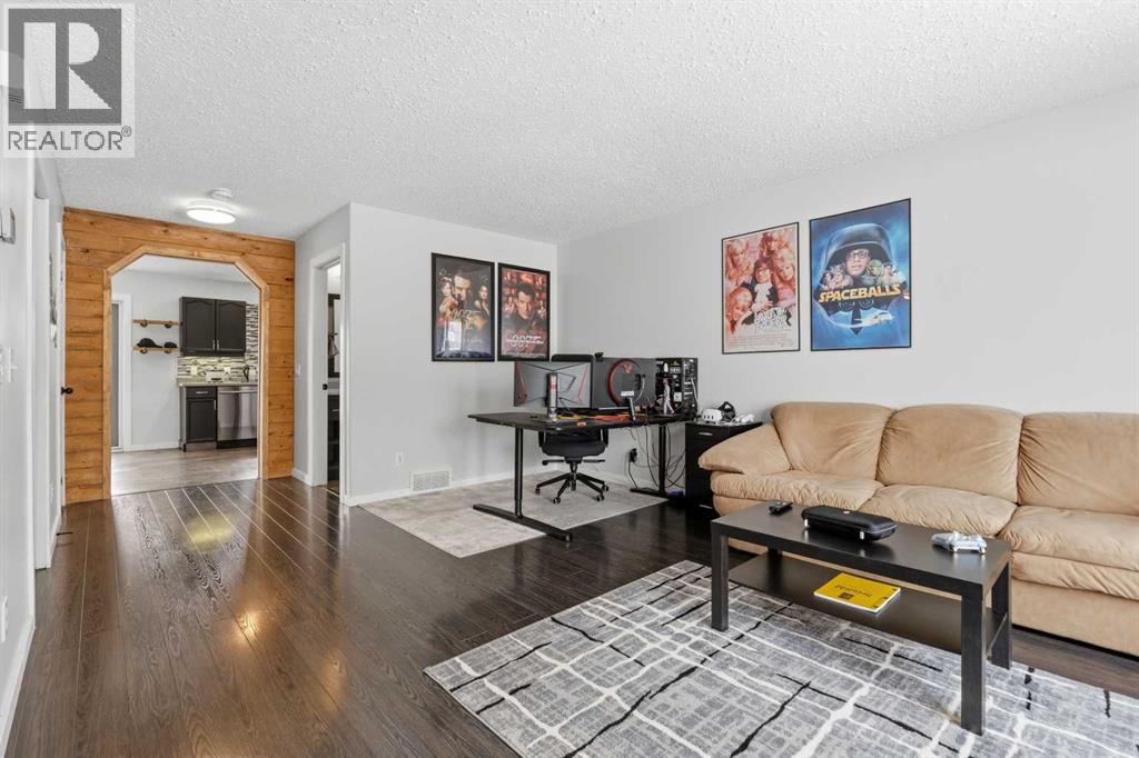 11 Merrifield Place, Whitecourt, Alberta  T7S 1T3 - Photo 7 - A2297082