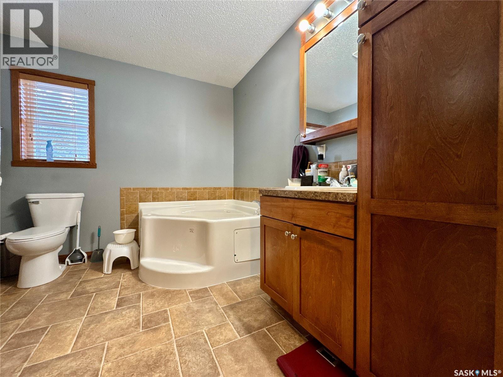 220 Fifth Street, Bredenbury, Saskatchewan  S0A 0H0 - Photo 19 - SK031502