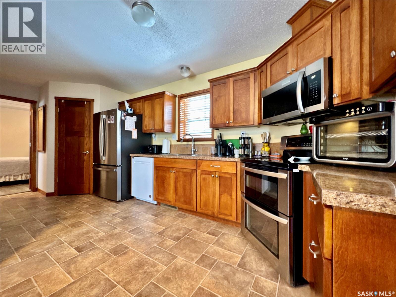 220 Fifth Street, Bredenbury, Saskatchewan  S0A 0H0 - Photo 4 - SK031502