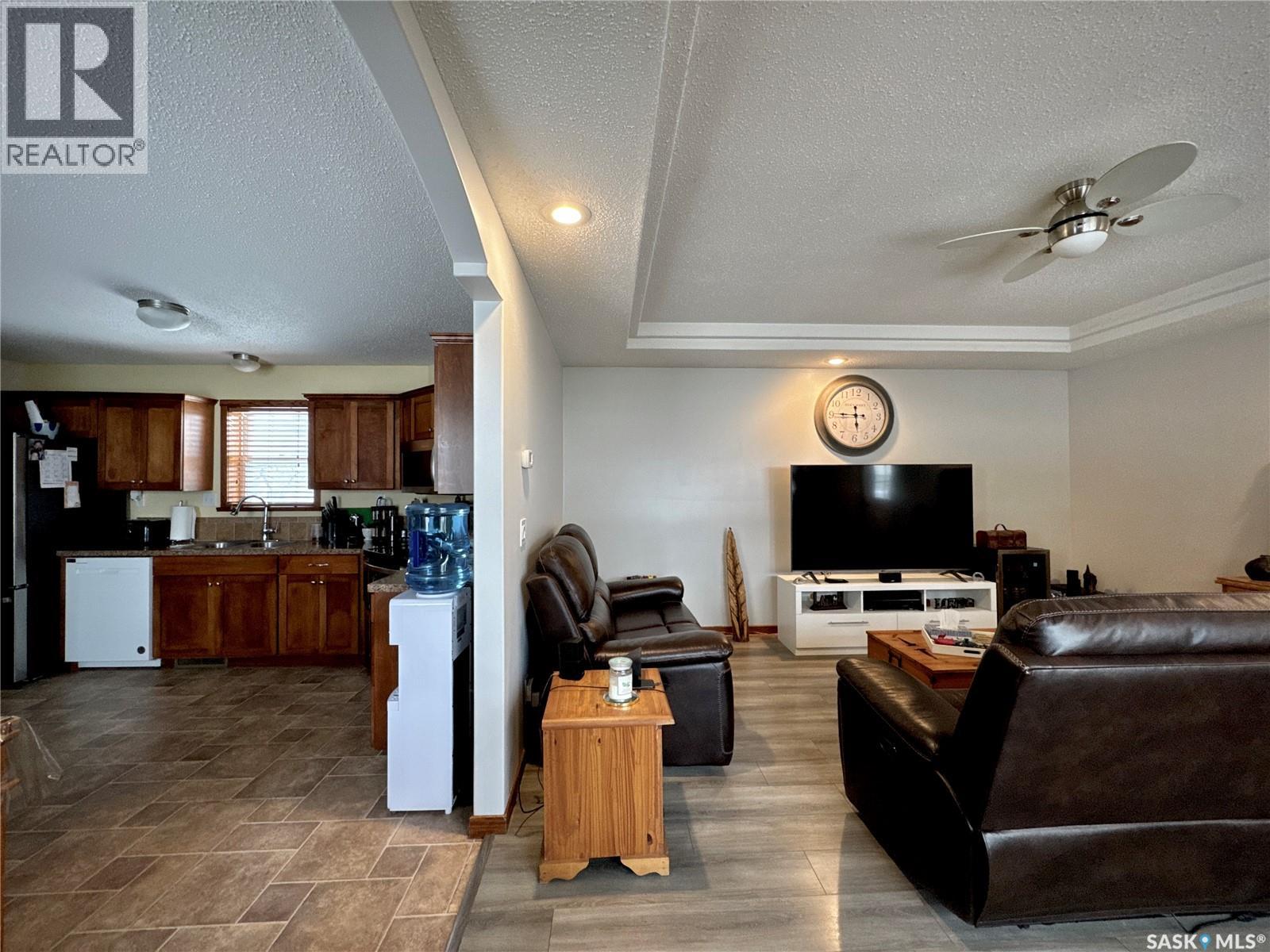 220 Fifth Street, Bredenbury, Saskatchewan  S0A 0H0 - Photo 11 - SK031502