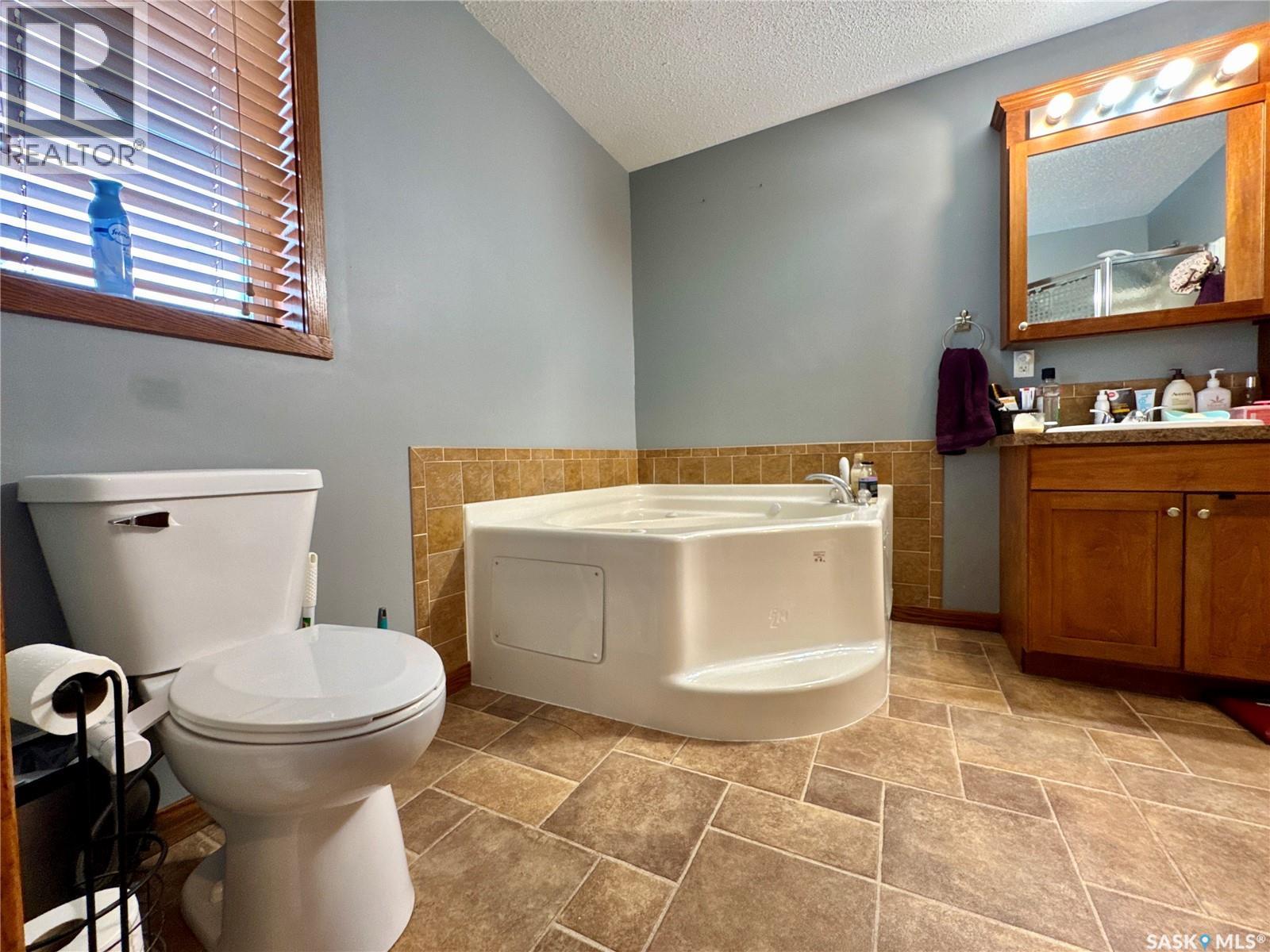 220 Fifth Street, Bredenbury, Saskatchewan  S0A 0H0 - Photo 17 - SK031502