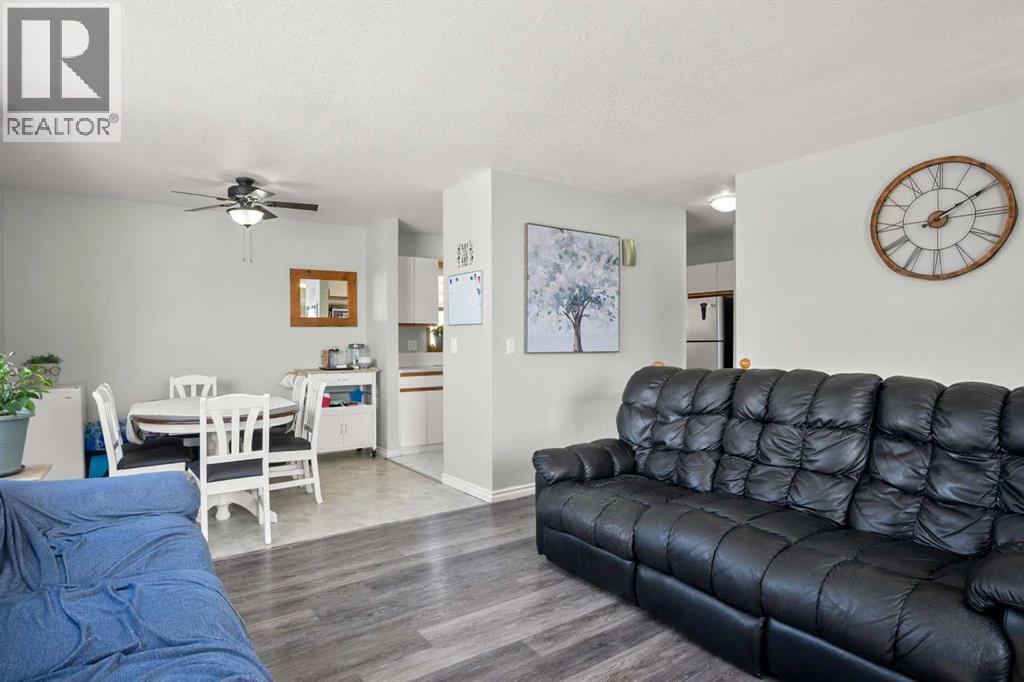 75 Southridge Crescent, Didsbury, Alberta  T0M 0W0 - Photo 5 - A2297076