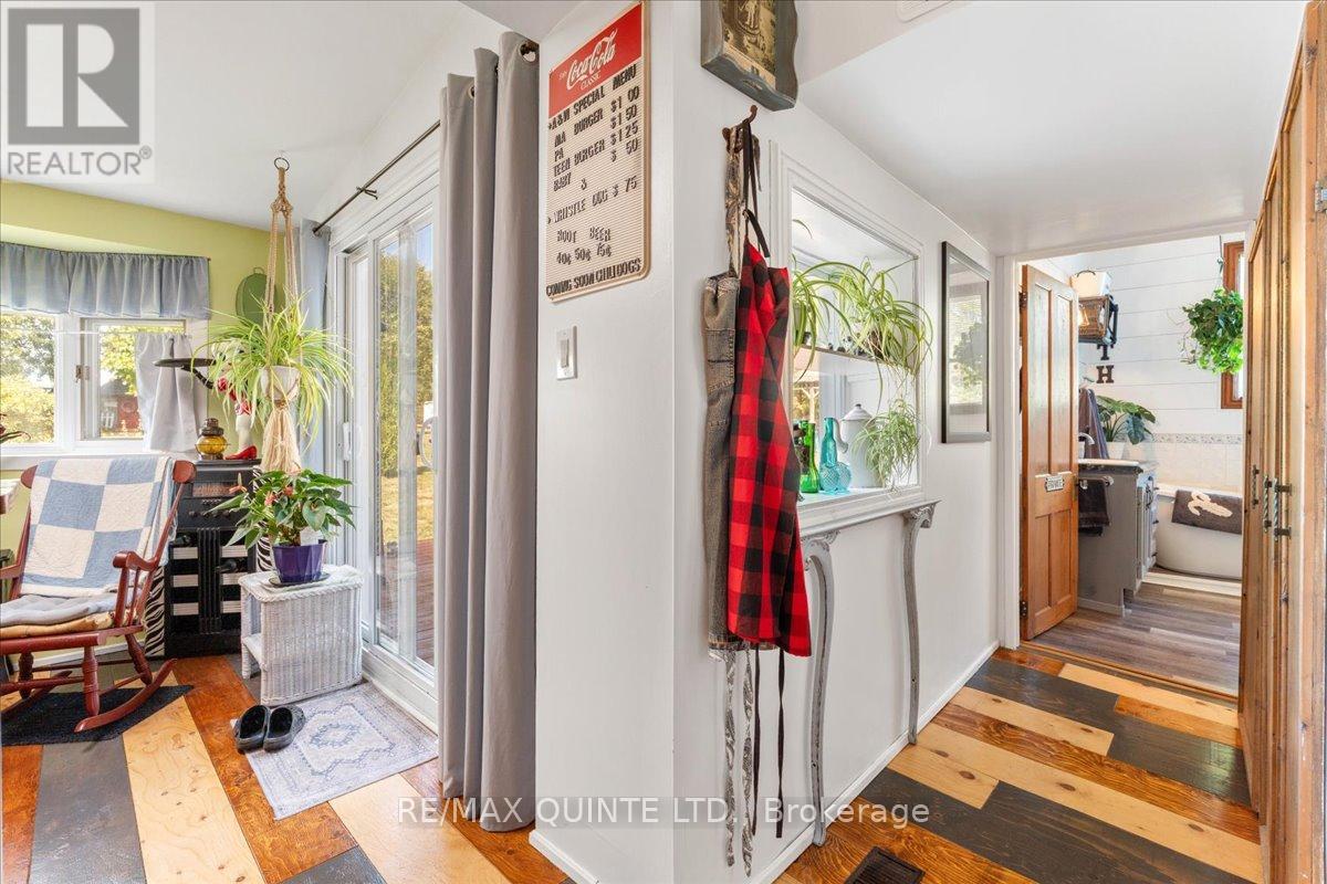 7763 Loyalist Parkway, Greater Napanee, Ontario  K0H 1G0 - Photo 14 - X12937800