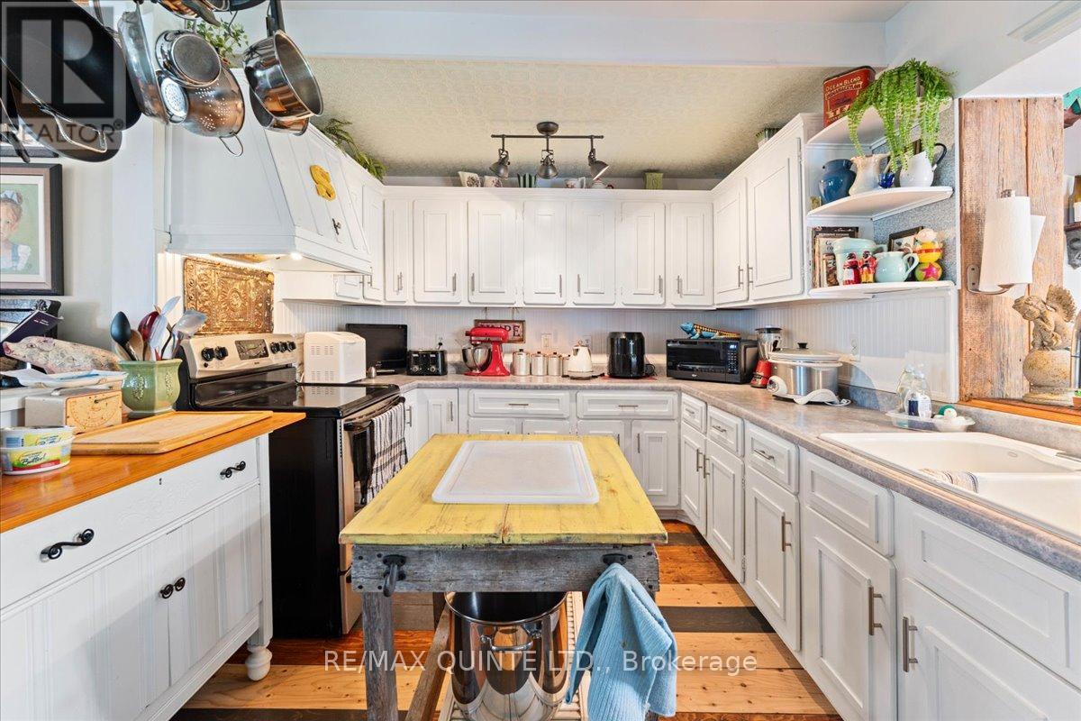 7763 Loyalist Parkway, Greater Napanee, Ontario  K0H 1G0 - Photo 18 - X12937800