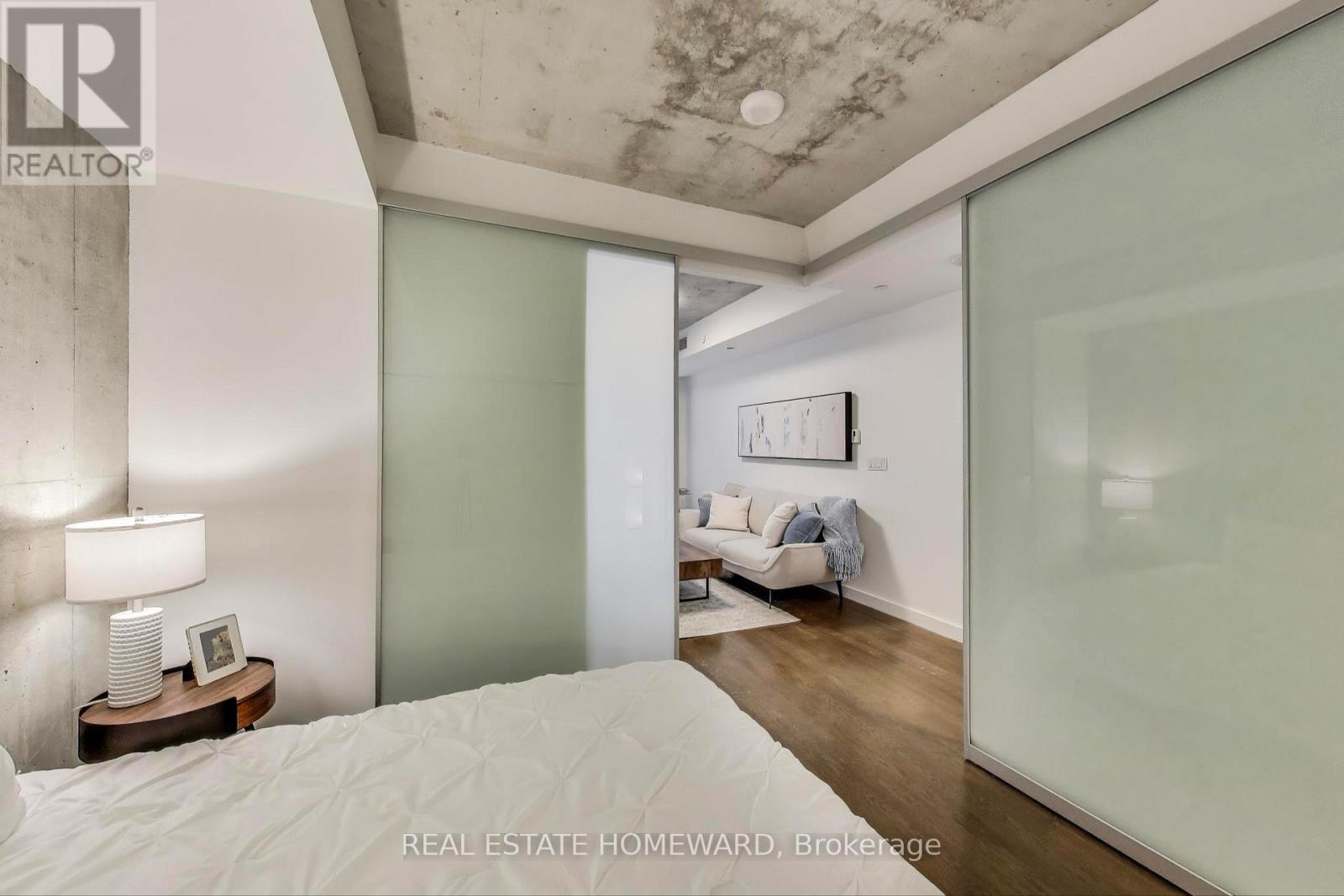 320 - 111 Bathurst Street, Toronto, Ontario  M5V 2P9 - Photo 10 - C12937816