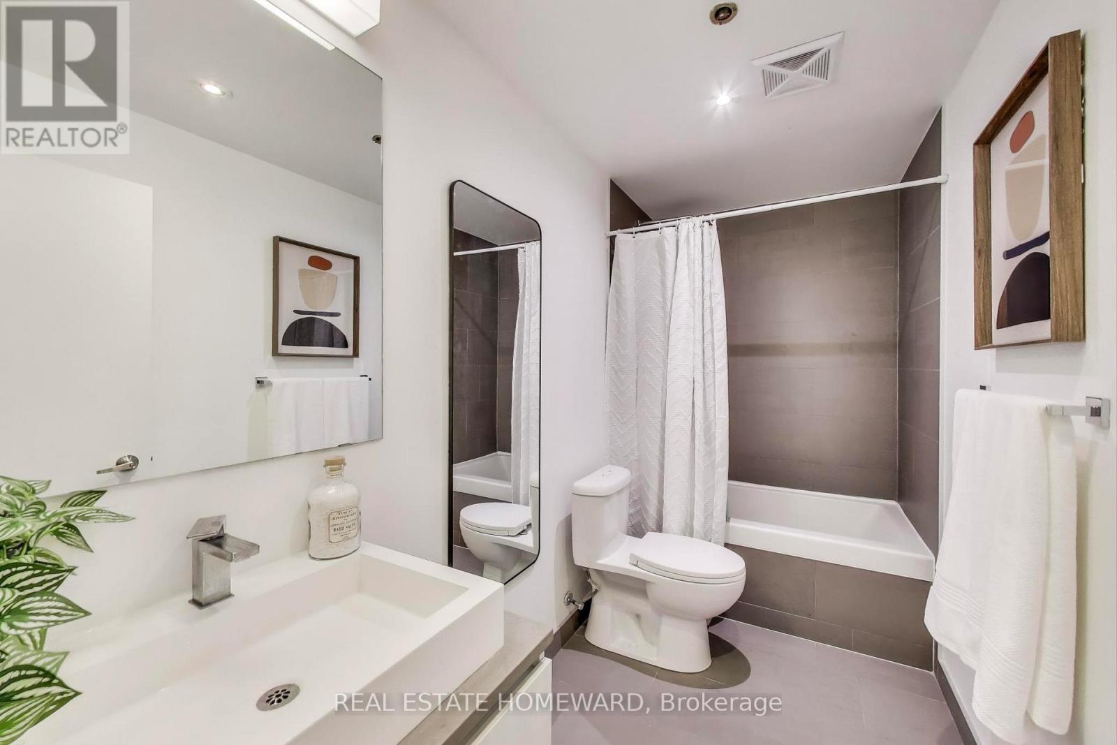 320 - 111 Bathurst Street, Toronto, Ontario  M5V 2P9 - Photo 11 - C12937816