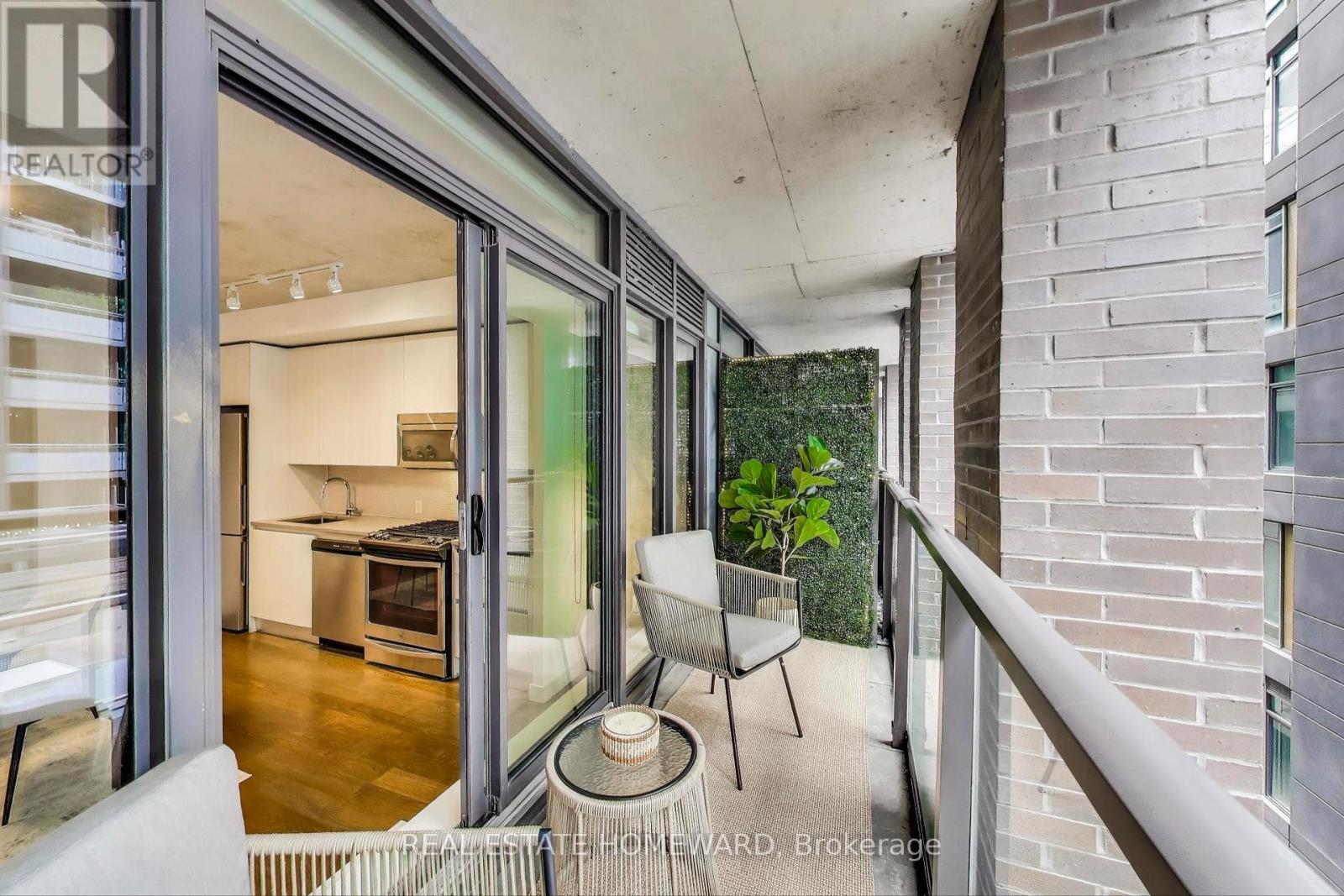 320 - 111 Bathurst Street, Toronto, Ontario  M5V 2P9 - Photo 6 - C12937816