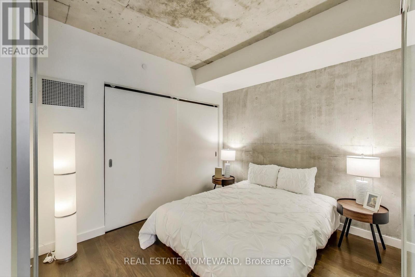 320 - 111 Bathurst Street, Toronto, Ontario  M5V 2P9 - Photo 8 - C12937816