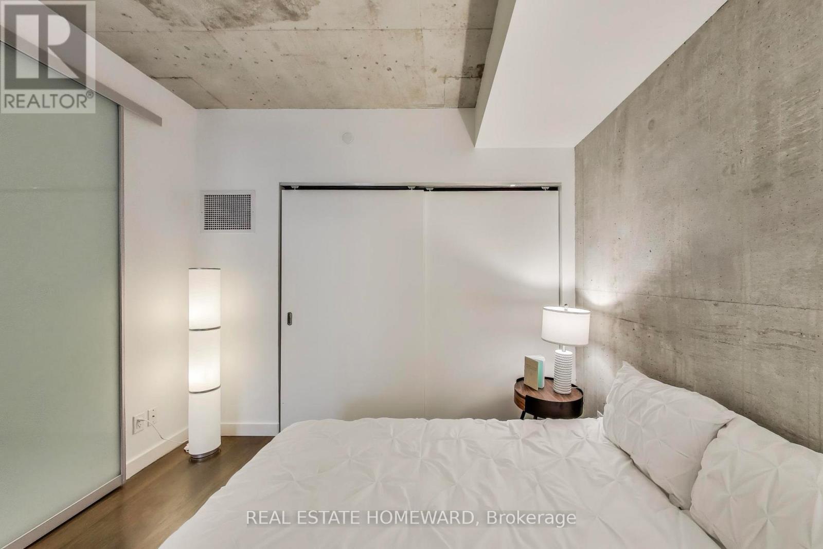 320 - 111 Bathurst Street, Toronto, Ontario  M5V 2P9 - Photo 9 - C12937816