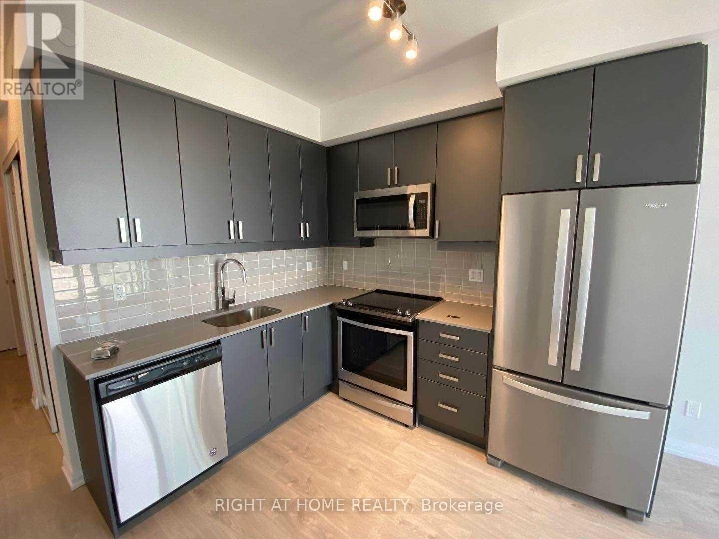 2302 - 7895 Jane Street, Vaughan (Concord), Ontario  L4K 2M7 - Photo 2 - N12937802