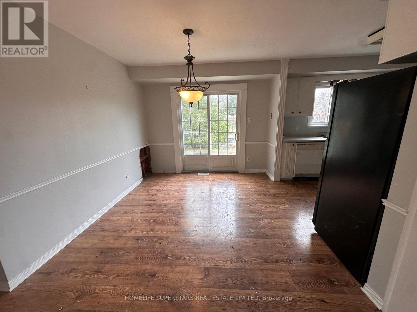 14 Locke Avenue, St. Thomas, Ontario  N5P 3X2 - Photo 4 - X12937796