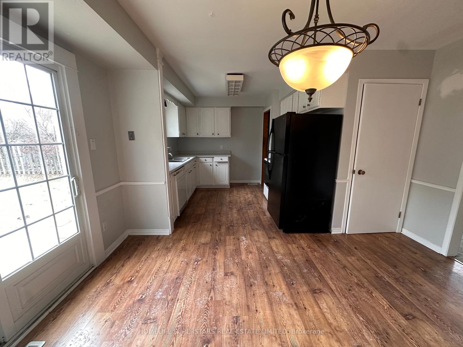 14 Locke Avenue, St. Thomas, Ontario  N5P 3X2 - Photo 5 - X12937796