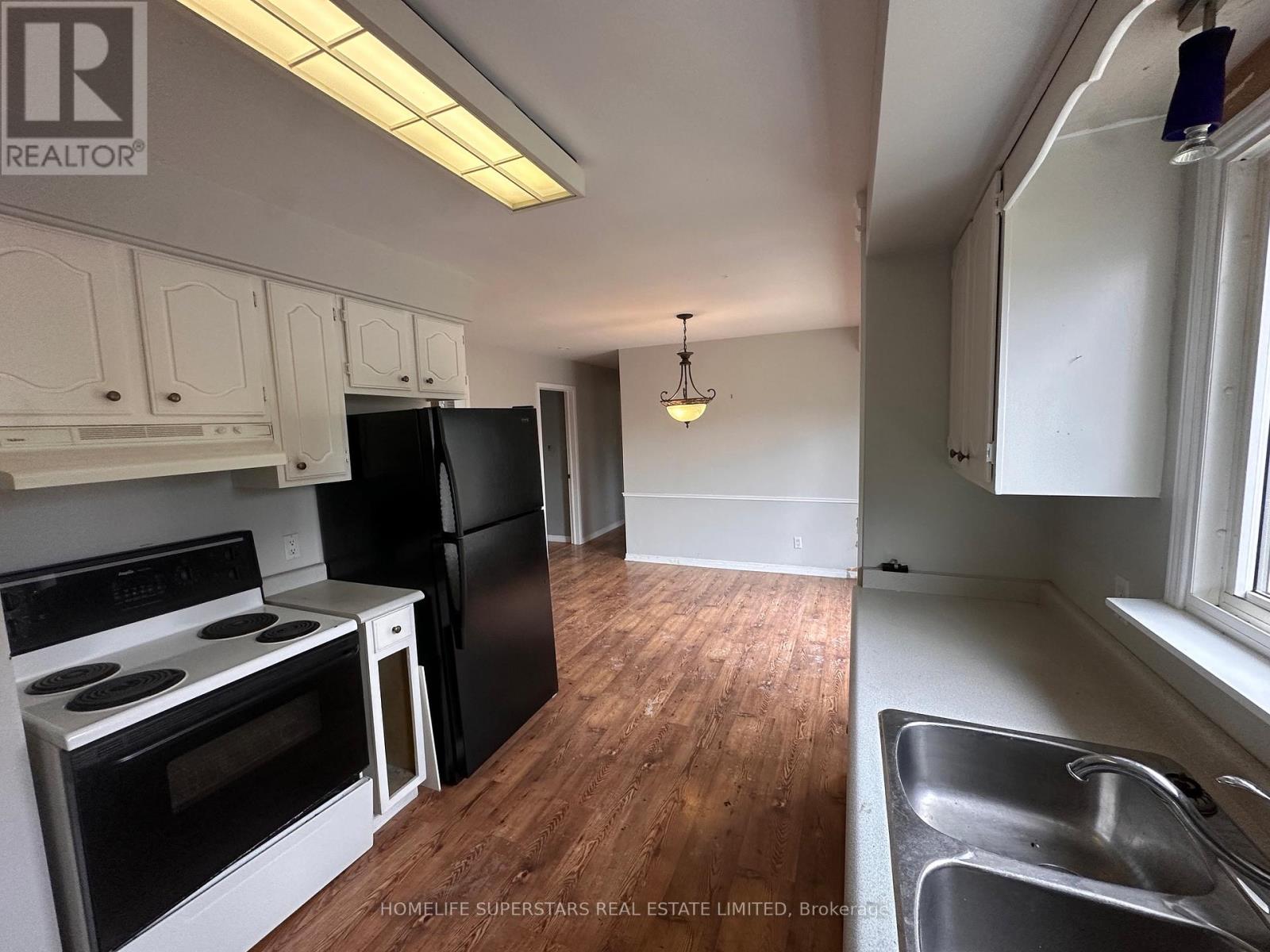 14 Locke Avenue, St. Thomas, Ontario  N5P 3X2 - Photo 6 - X12937796