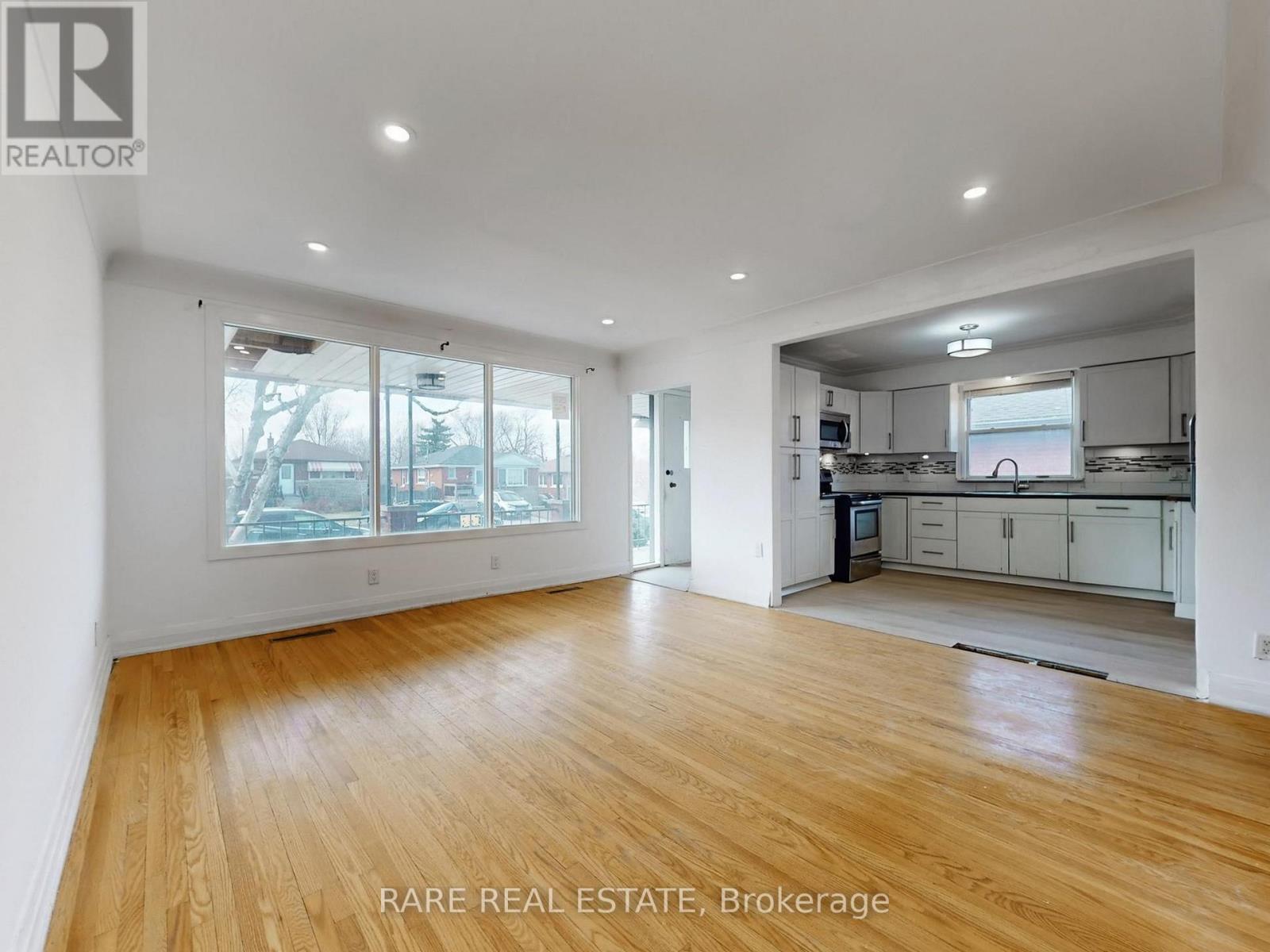 MAIN - 359 EAST 42ND STREET, Hamilton, Ontario