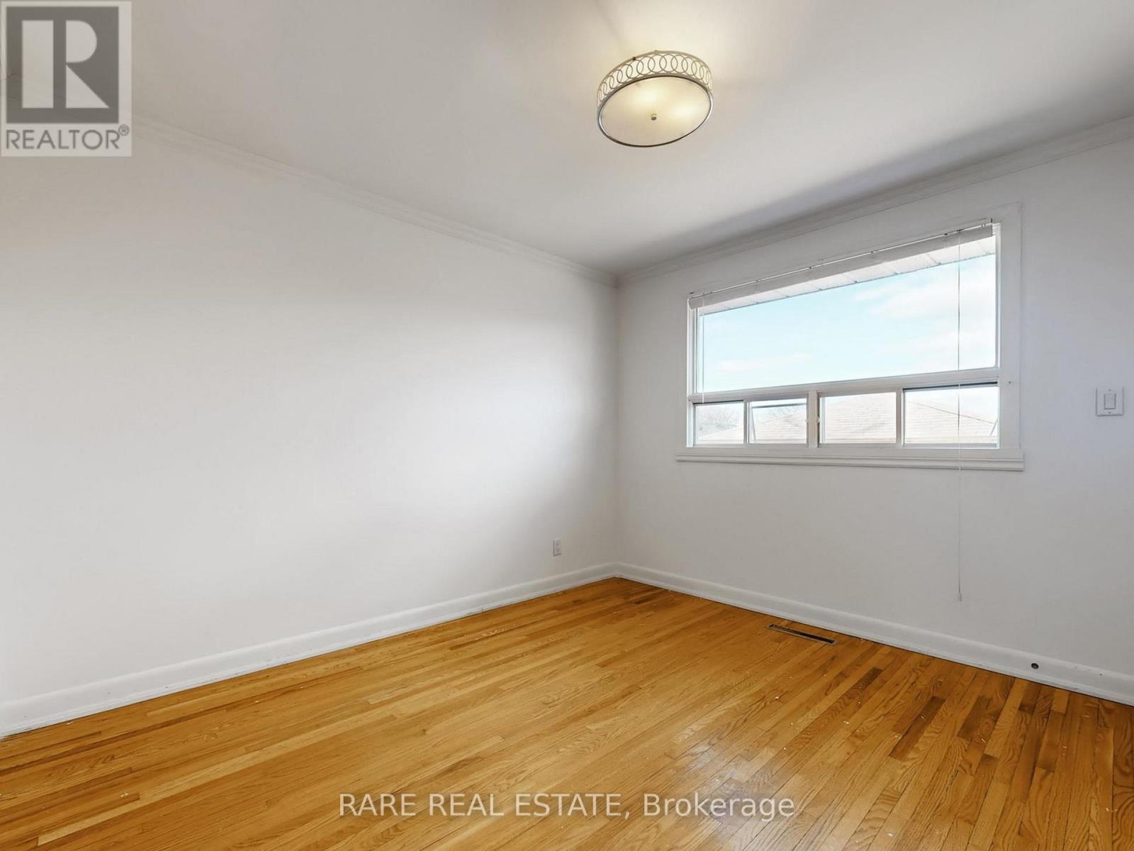 Main - 359 East 42nd Street, Hamilton, Ontario  L8T 3A6 - Photo 11 - X12937808