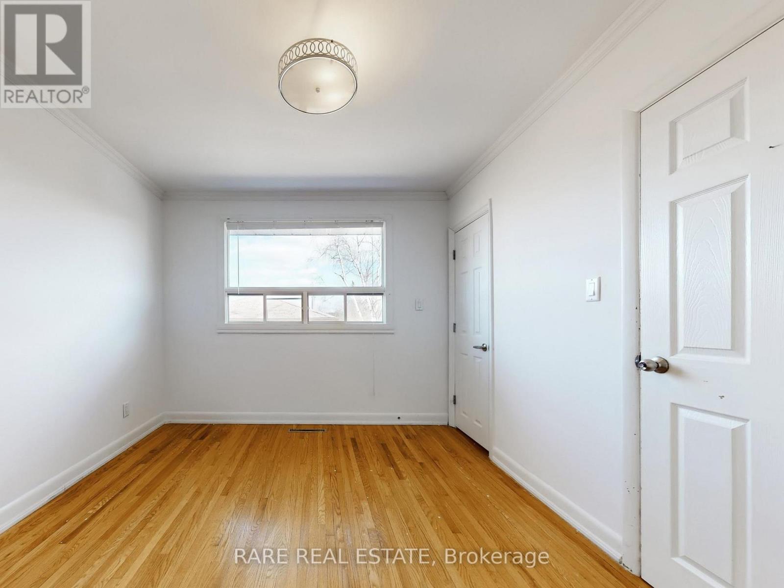 Main - 359 East 42nd Street, Hamilton, Ontario  L8T 3A6 - Photo 12 - X12937808