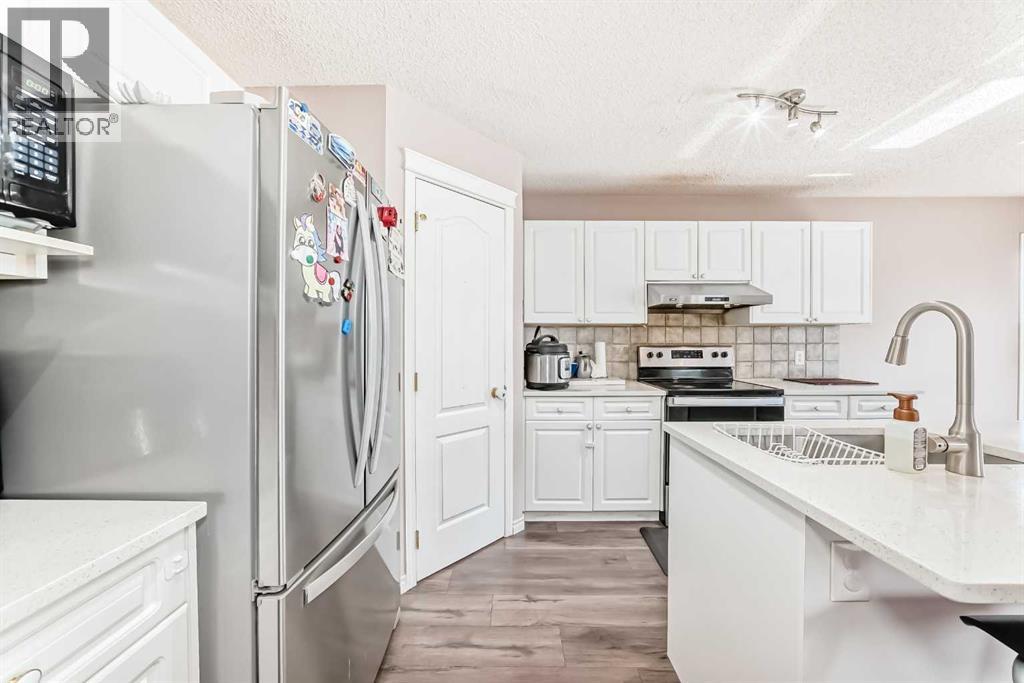 9 Somerside Crescent Sw, Calgary, Alberta  T2Y 4G8 - Photo 14 - A2297148