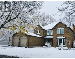 16 WILLIS DRIVE, Aurora, Ontario