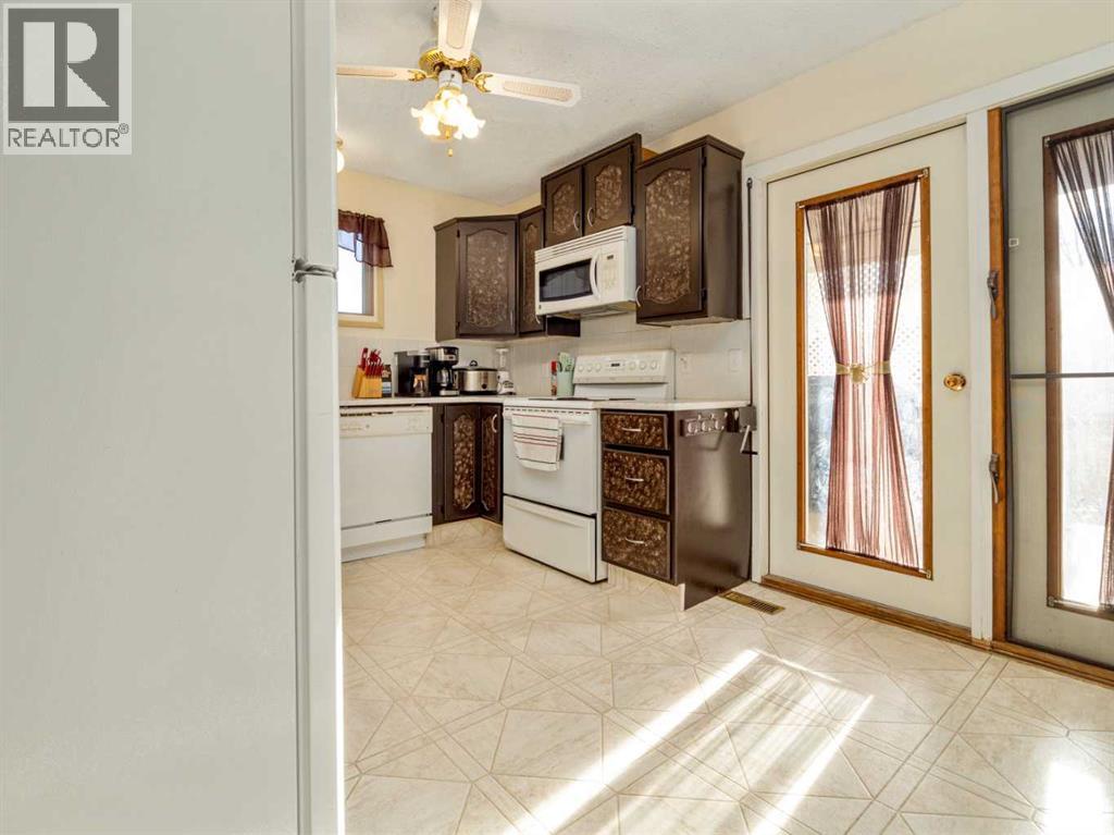 146 Oxford Road W, Lethbridge, Alberta  T1K 4V4 - Photo 11 - A2283846