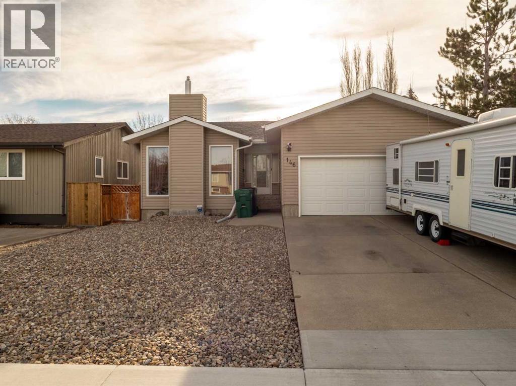 146 Oxford Road W, Lethbridge, Alberta  T1K 4V4 - Photo 2 - A2283846