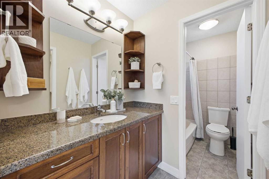 36 Lake Adams Place Se, Calgary, Alberta  T2J 3S8 - Photo 20 - A2291814