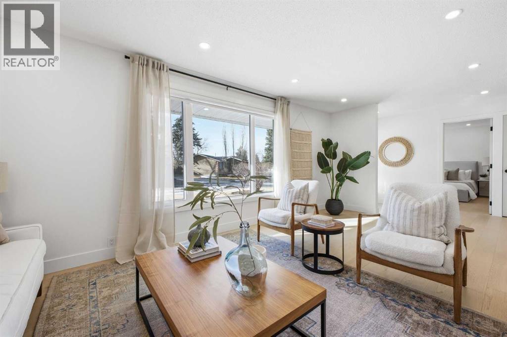 36 Lake Adams Place Se, Calgary, Alberta  T2J 3S8 - Photo 6 - A2291814