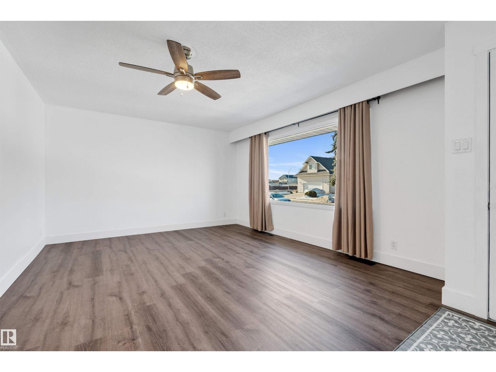 9111 151 St Nw, Edmonton, Alberta  T5R 1J5 - Photo 2 - E4473420