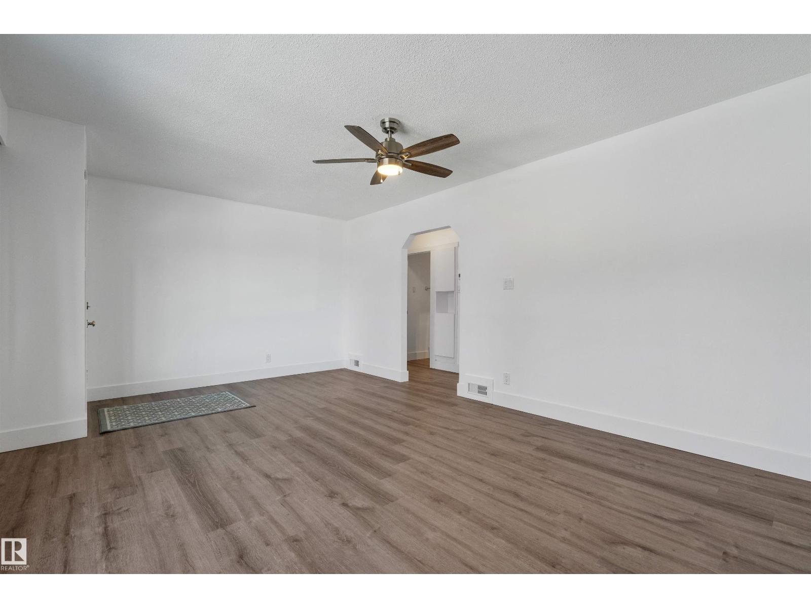 9111 151 St Nw, Edmonton, Alberta  T5R 1J5 - Photo 4 - E4473420