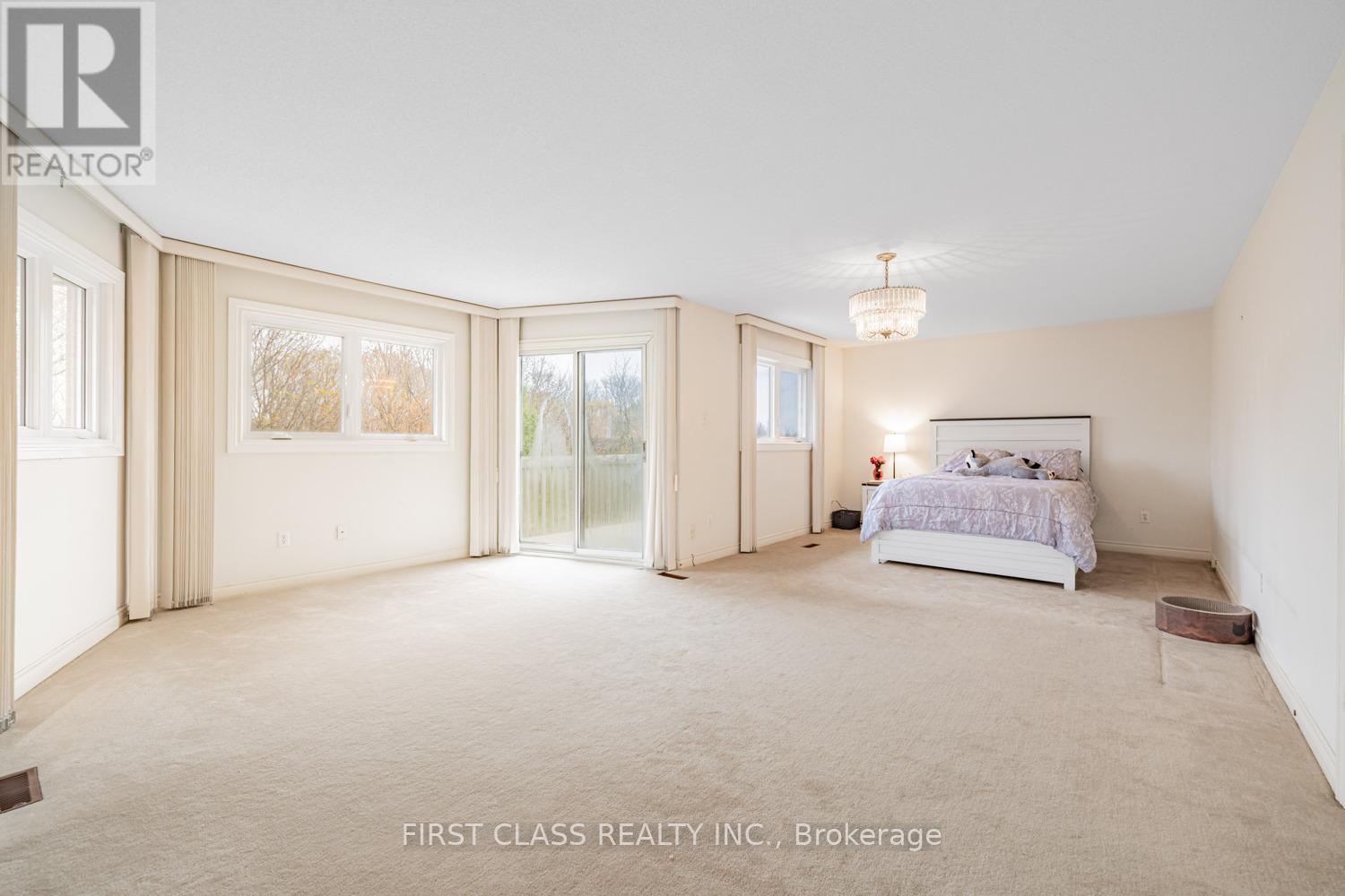 220 Timpson Drive, Aurora, Ontario  L4G 5M7 - Photo 14 - N12937824